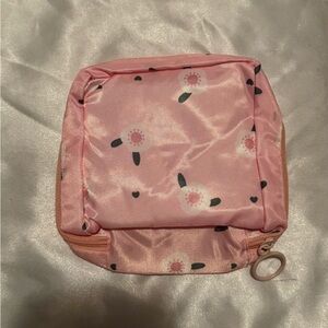 TRAVEL BAG (or free with purchase)